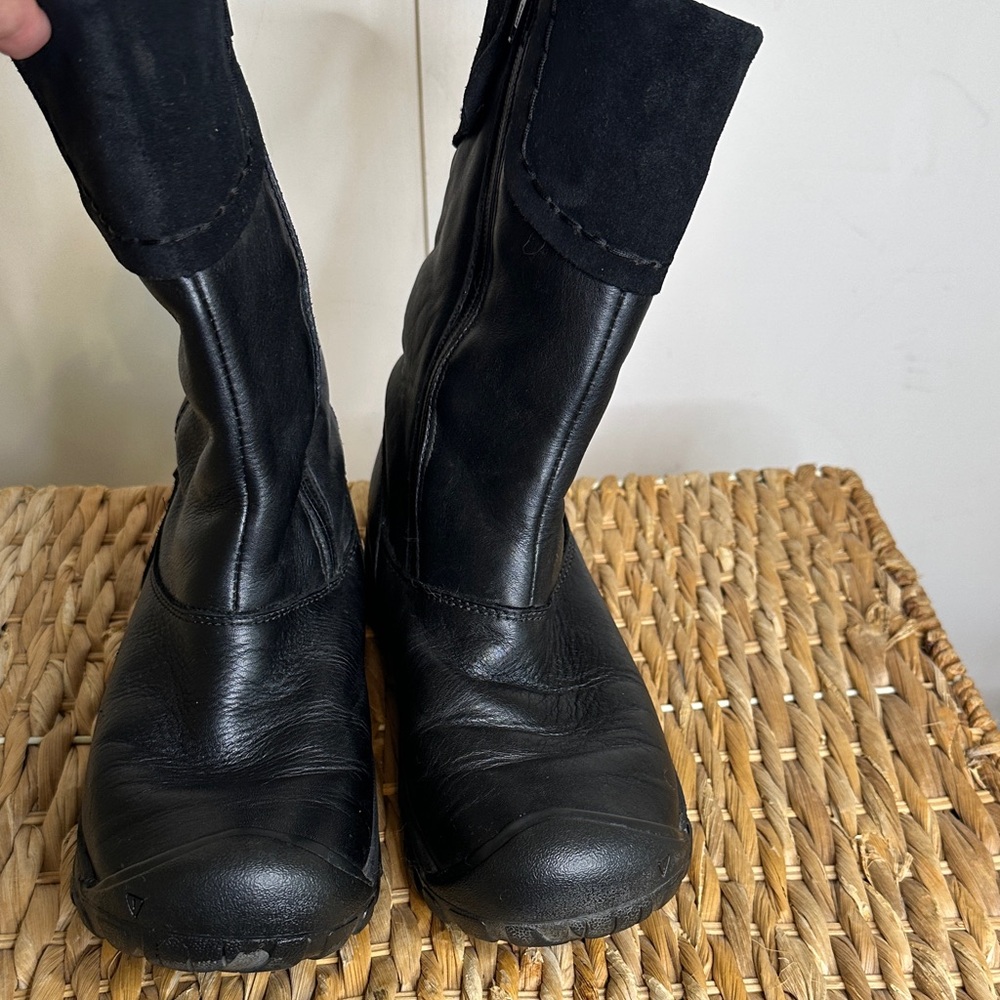 Keen Women's Black Winter Boots